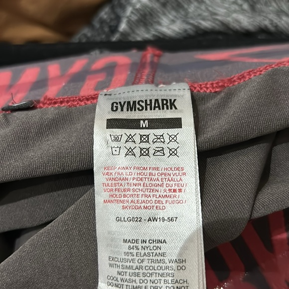 Gymshark crop leggings size Medium - Picture 7 of 7